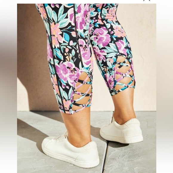 NWT torrid active crop leggings - Picture 4 of 10